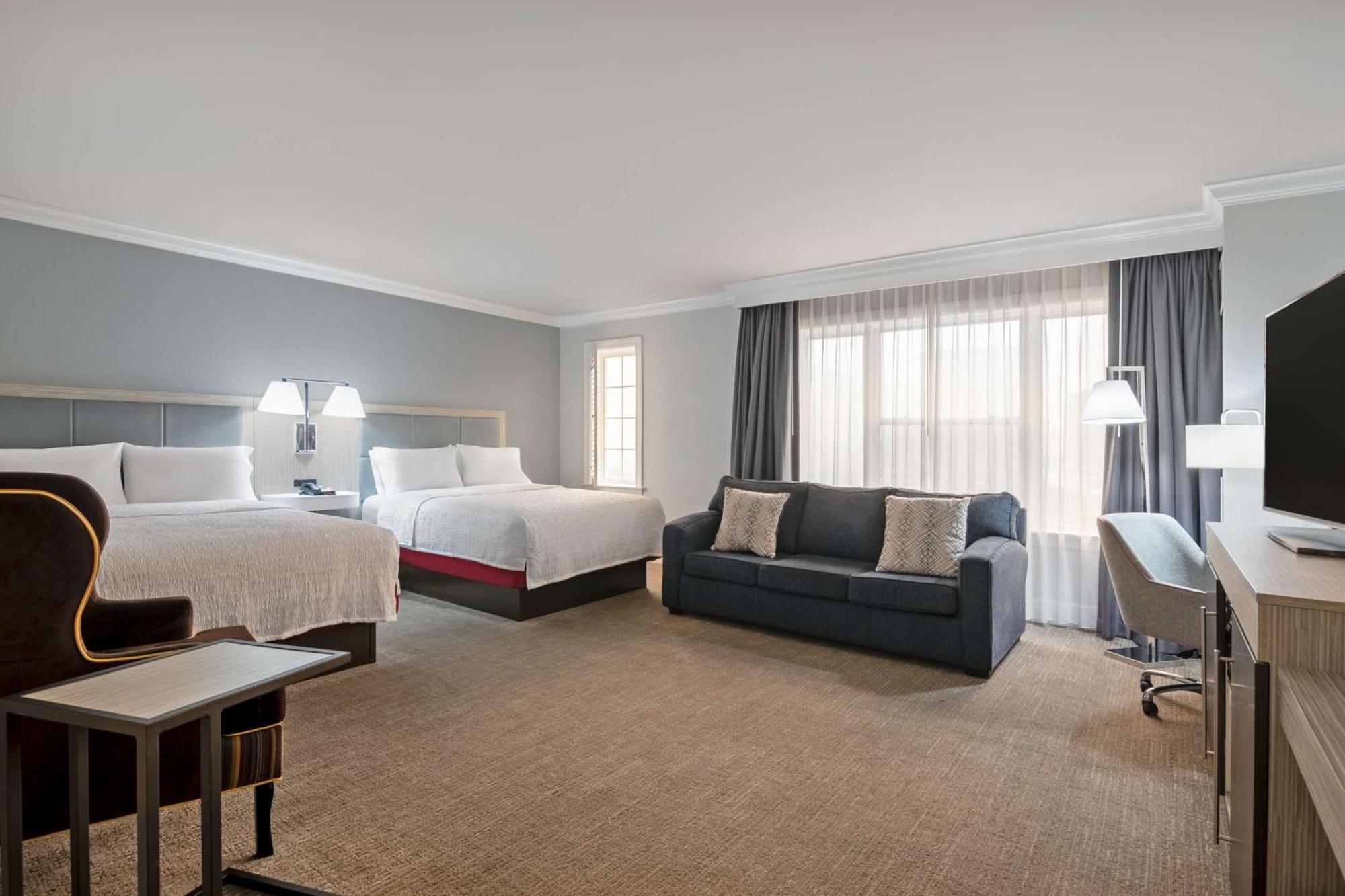 Hampton Inn&suites Hotel 3*